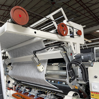 Máquina estofando automatizada da multi agulha do ponto do fechamento para a maquinaria do colchão das edredões